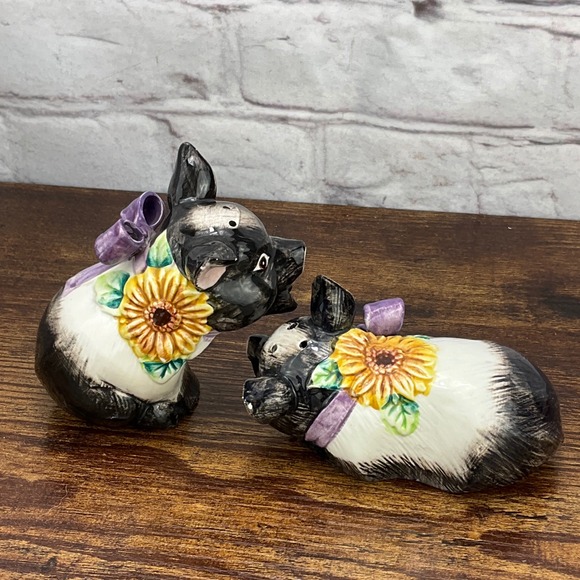 Otagiri Pig Salt and Pepper Shakers Stacked‎ Sunflower Purple Bow Ceramic - Picture 4 of 7